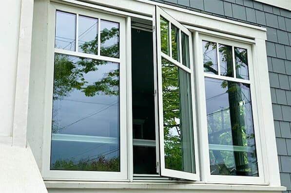 Ventana abatible