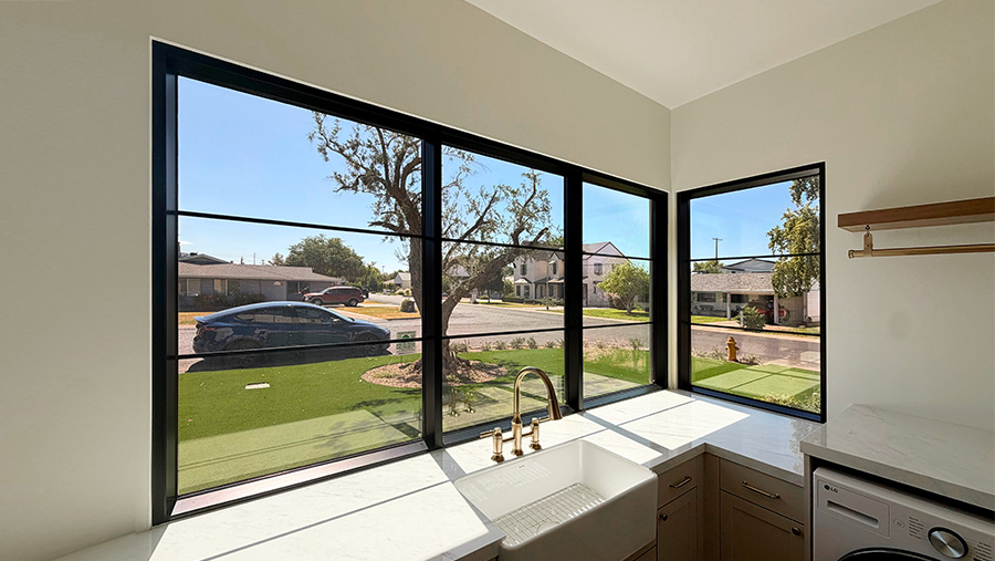 90-degree corner window system
